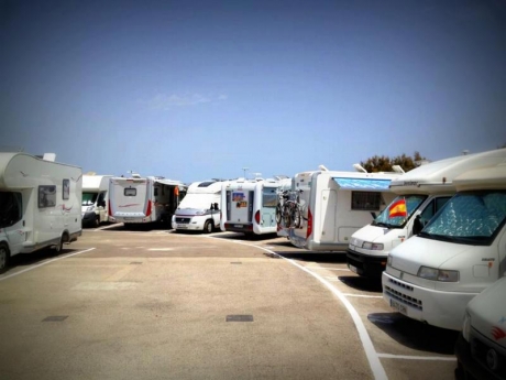 Area Autocaravanas Playa de Almería